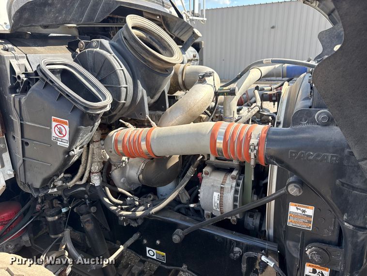 image for item NU9552 2017 Kenworth T370 vacuum truck