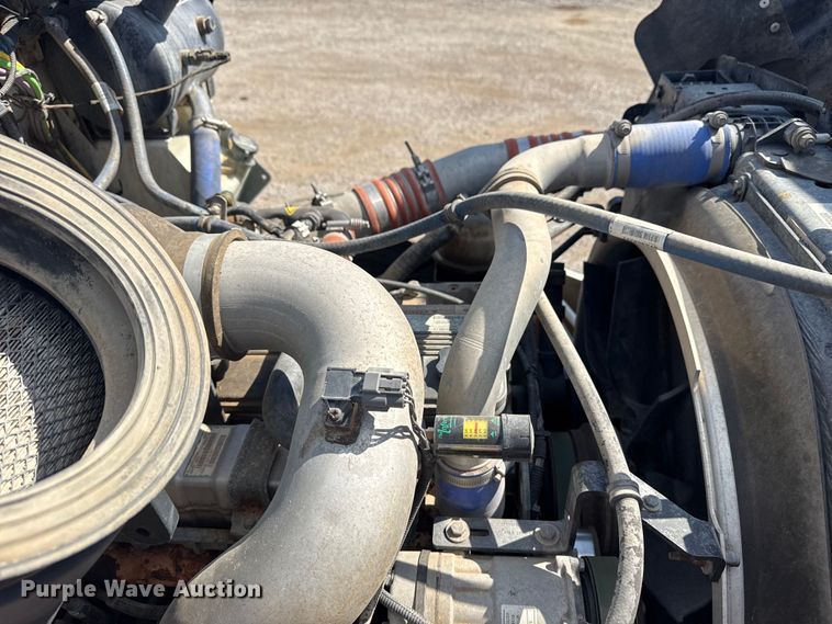 image for item NU9552 2017 Kenworth T370 vacuum truck