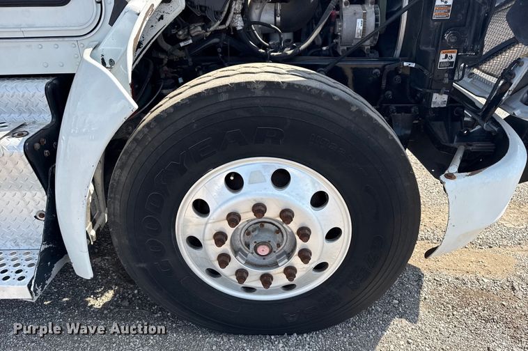 image for item NU9552 2017 Kenworth T370 vacuum truck