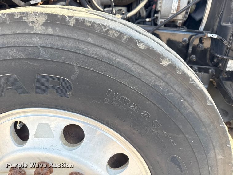 image for item NU9552 2017 Kenworth T370 vacuum truck