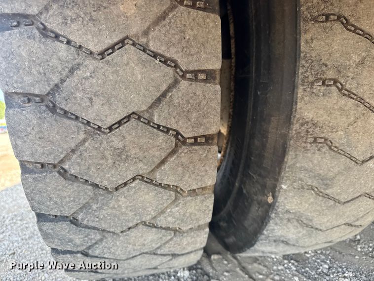 image for item NU9552 2017 Kenworth T370 vacuum truck