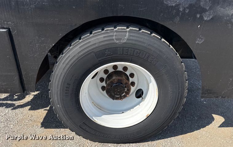 image for item NU9552 2017 Kenworth T370 vacuum truck