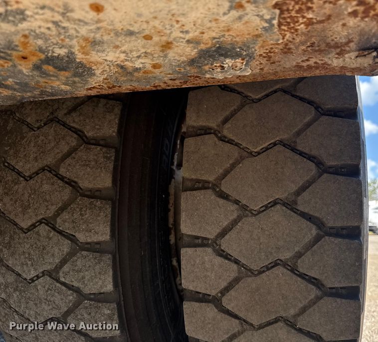 image for item NU9552 2017 Kenworth T370 vacuum truck