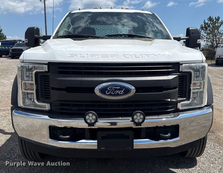 image for item NU9562 2019 Ford F550 Super Duty utility / service truck