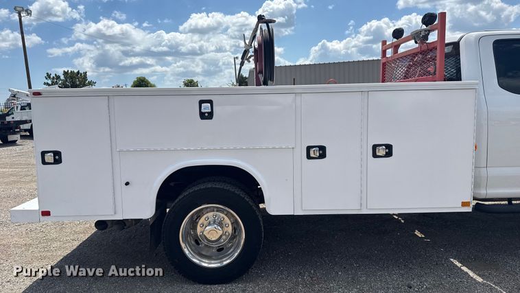 image for item NU9562 2019 Ford F550 Super Duty utility / service truck