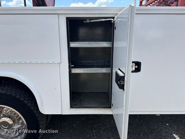 image for item NU9562 2019 Ford F550 Super Duty utility / service truck