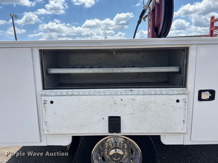 image for item NU9562 2019 Ford F550 Super Duty utility / service truck