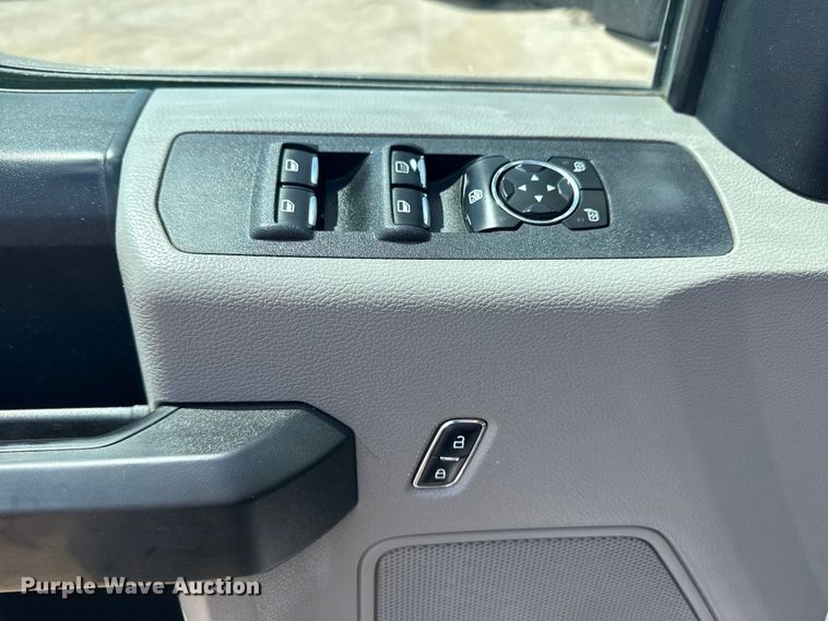 image for item NU9562 2019 Ford F550 Super Duty utility / service truck