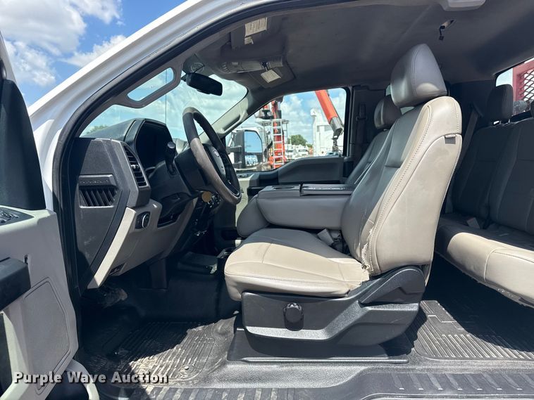 image for item NU9562 2019 Ford F550 Super Duty utility / service truck