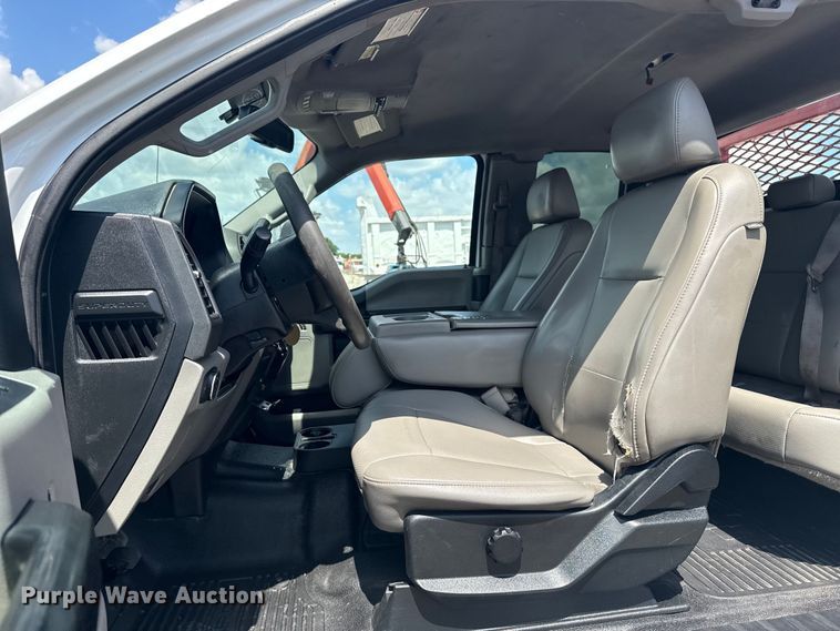 image for item NU9562 2019 Ford F550 Super Duty utility / service truck