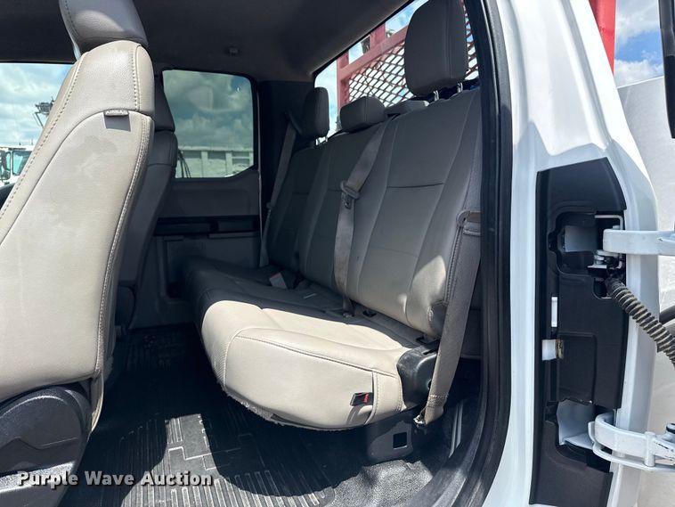 image for item NU9562 2019 Ford F550 Super Duty utility / service truck