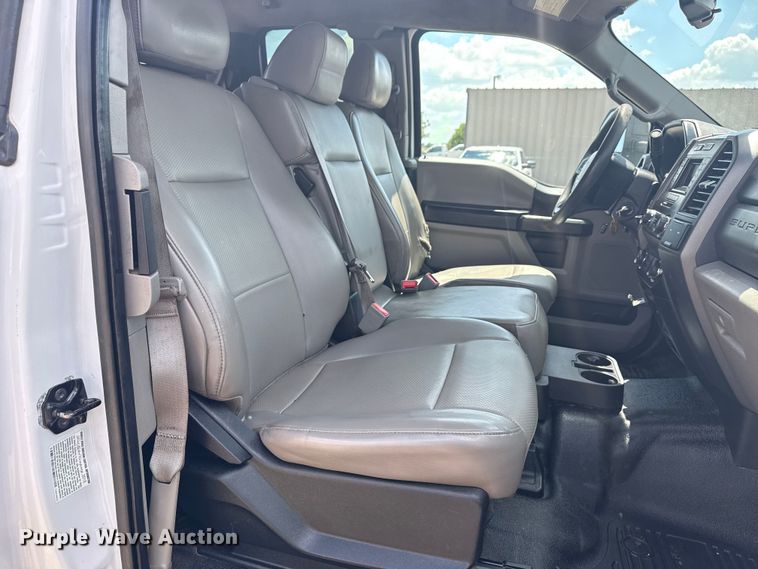 image for item NU9562 2019 Ford F550 Super Duty utility / service truck