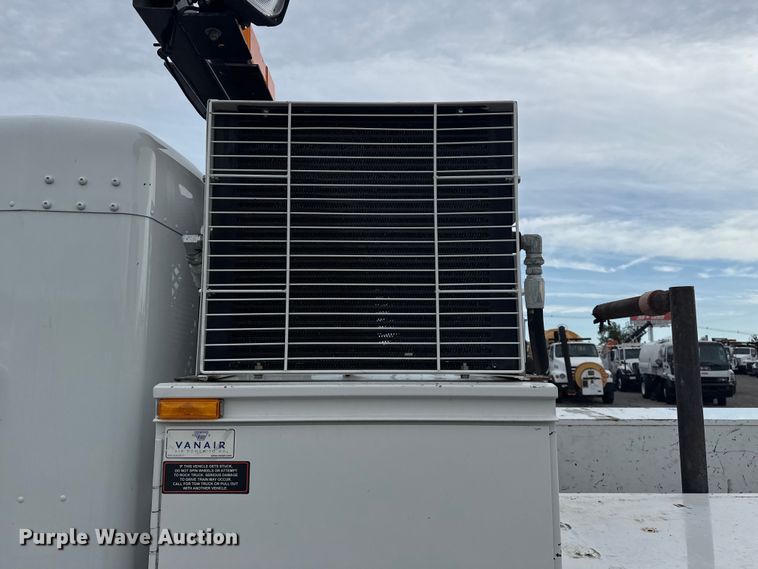 image for item NU9573 2012 Kenworth T370 utility / service truck