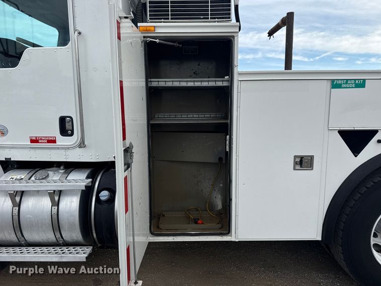 image for item NU9573 2012 Kenworth T370 utility / service truck