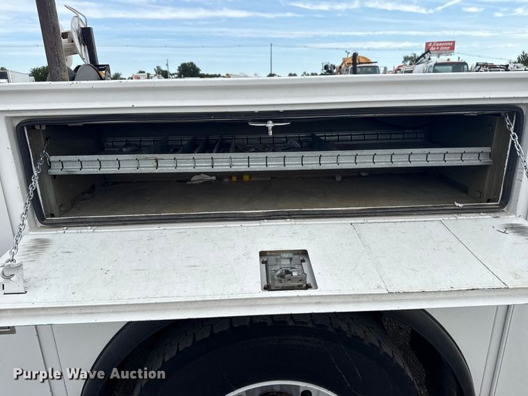 image for item NU9573 2012 Kenworth T370 utility / service truck