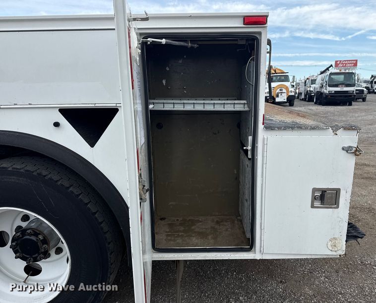 image for item NU9573 2012 Kenworth T370 utility / service truck