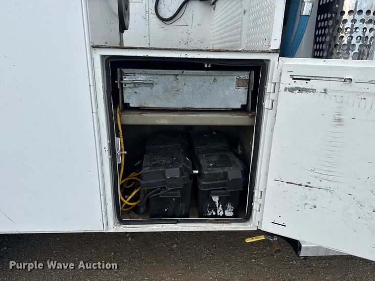 image for item NU9573 2012 Kenworth T370 utility / service truck