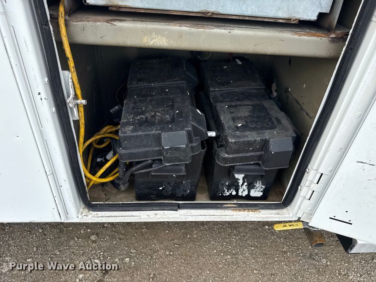 image for item NU9573 2012 Kenworth T370 utility / service truck