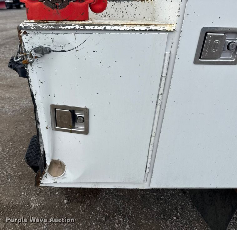 image for item NU9573 2012 Kenworth T370 utility / service truck