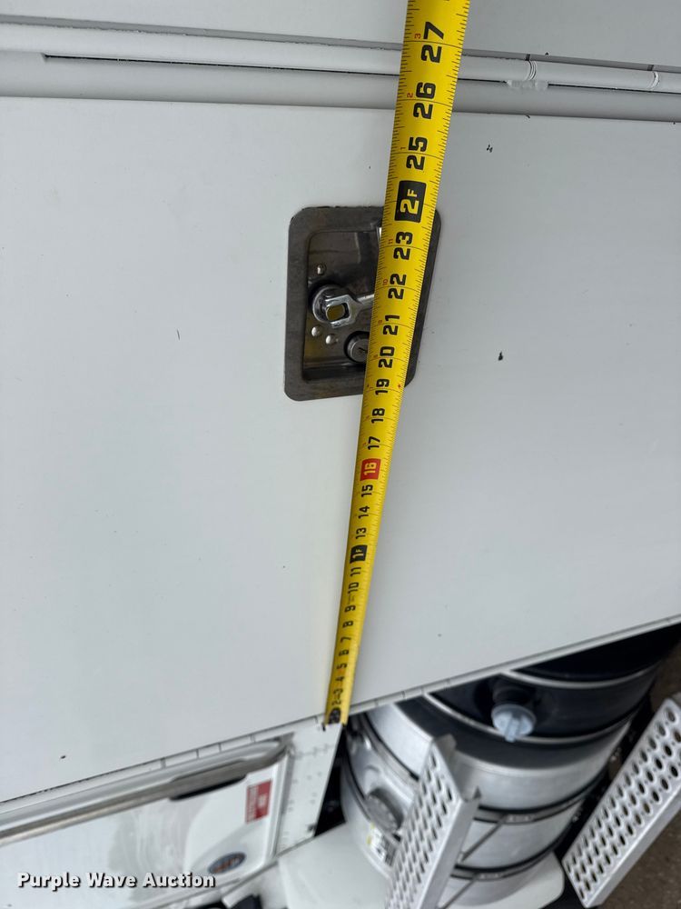 image for item NU9573 2012 Kenworth T370 utility / service truck