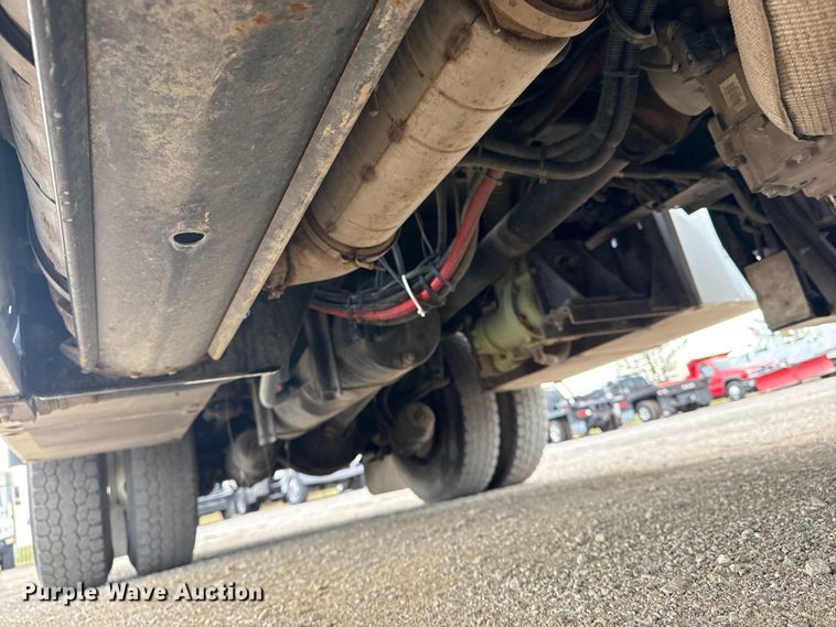 image for item NU9573 2012 Kenworth T370 utility / service truck