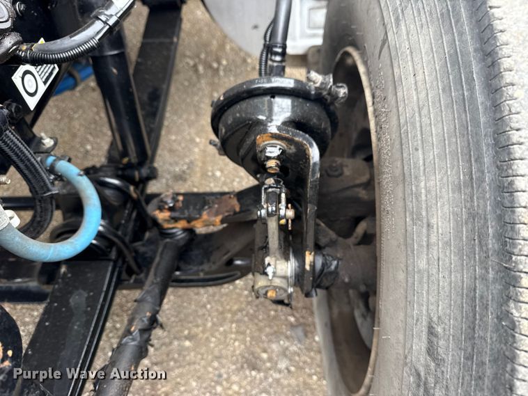 image for item NU9573 2012 Kenworth T370 utility / service truck