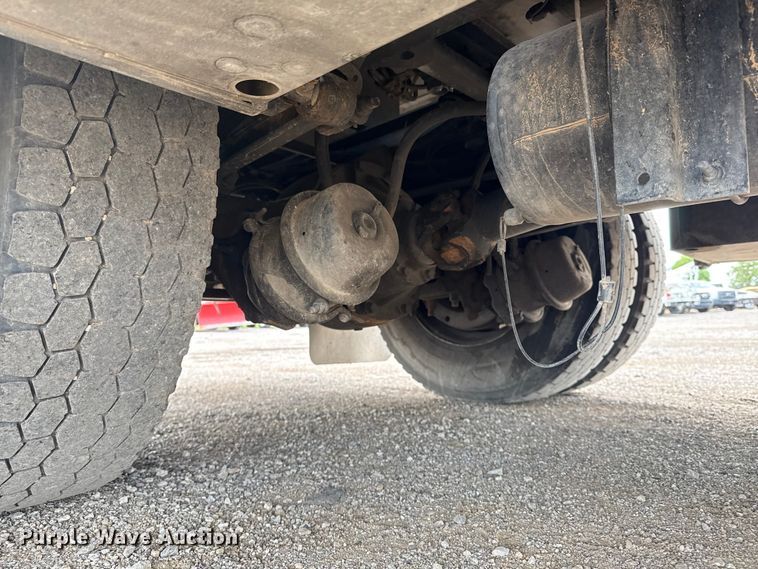 image for item NU9573 2012 Kenworth T370 utility / service truck