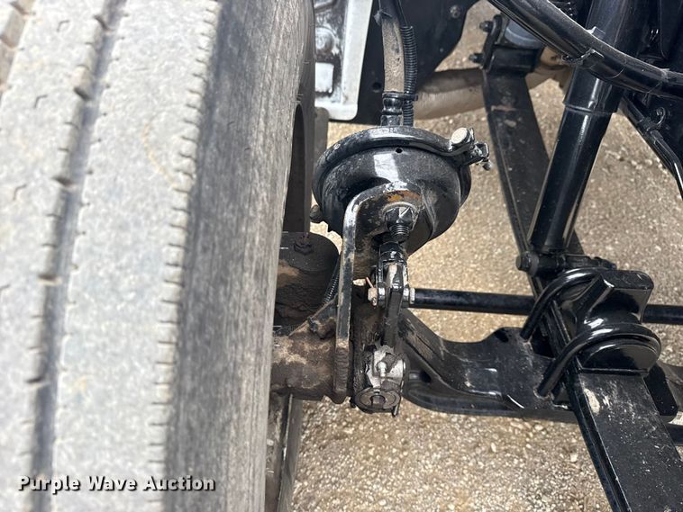 image for item NU9573 2012 Kenworth T370 utility / service truck