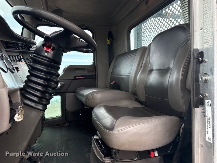 image for item NU9573 2012 Kenworth T370 utility / service truck