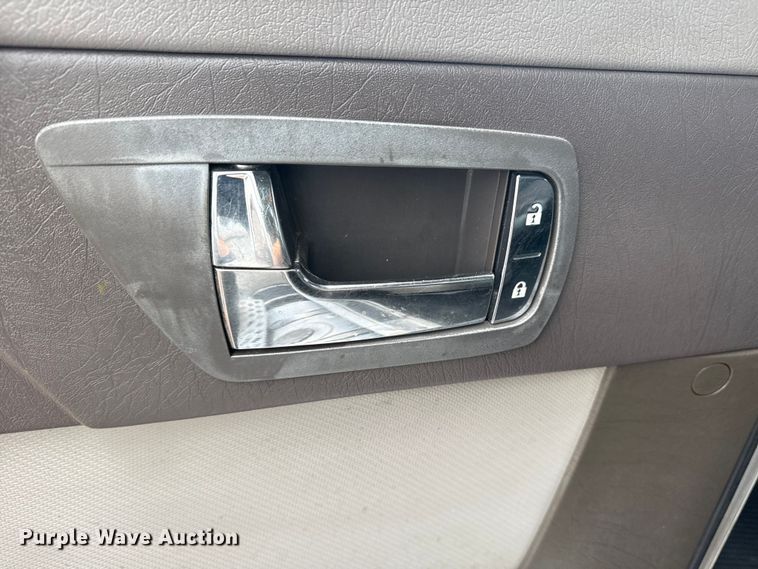 image for item NU9573 2012 Kenworth T370 utility / service truck