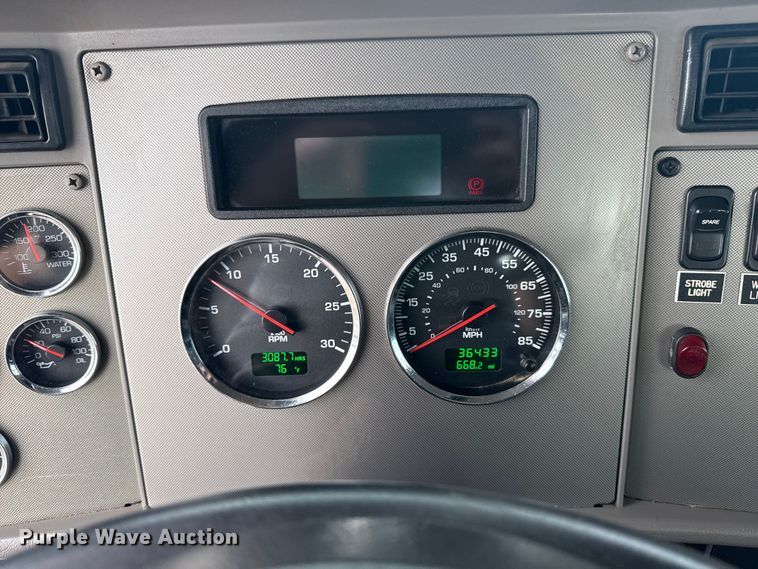 image for item NU9573 2012 Kenworth T370 utility / service truck