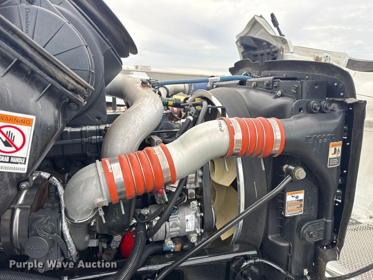 image for item NU9573 2012 Kenworth T370 utility / service truck