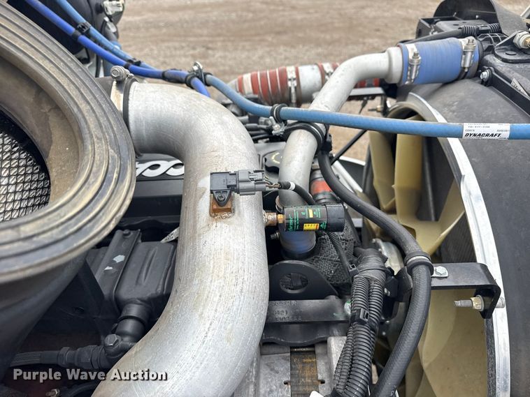 image for item NU9573 2012 Kenworth T370 utility / service truck