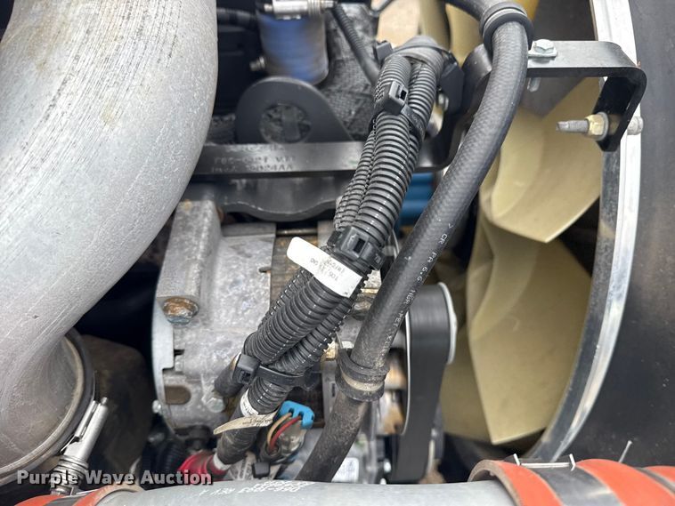 image for item NU9573 2012 Kenworth T370 utility / service truck