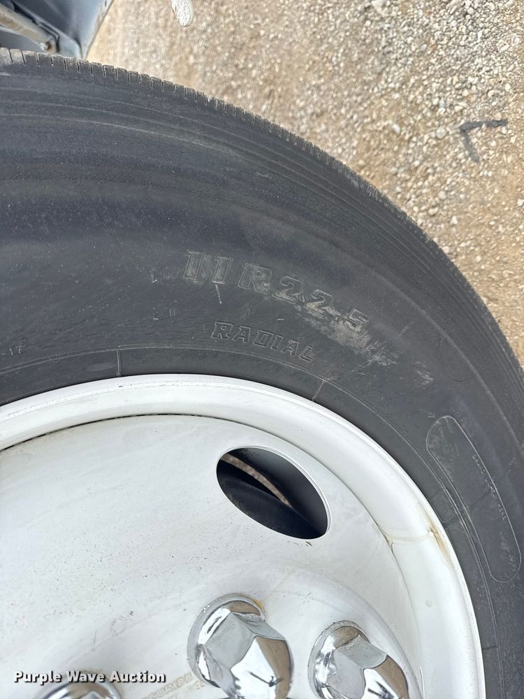 image for item NU9573 2012 Kenworth T370 utility / service truck