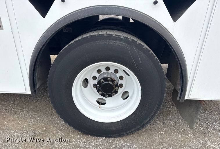 image for item NU9573 2012 Kenworth T370 utility / service truck