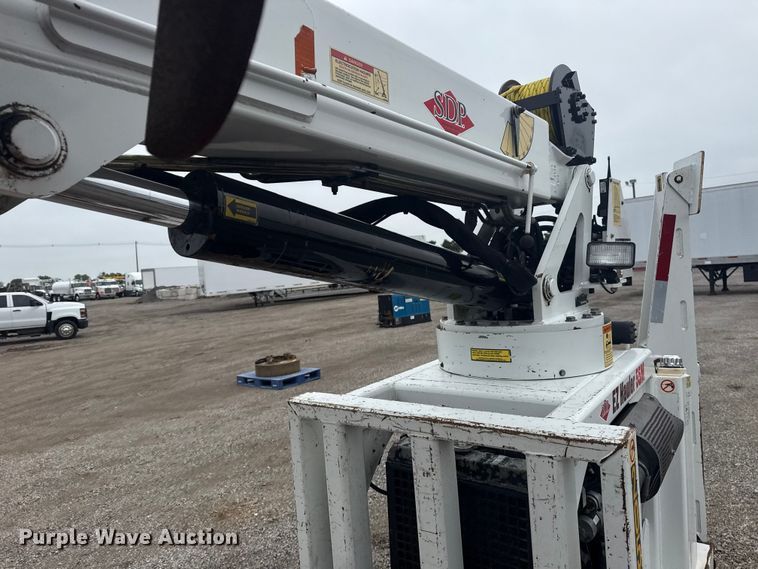 image for item NU9583 2014 SDP EZ Hauler 55M mini digger derrick