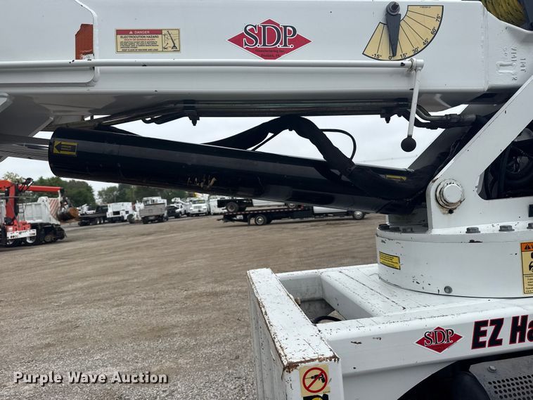 image for item NU9583 2014 SDP EZ Hauler 55M mini digger derrick