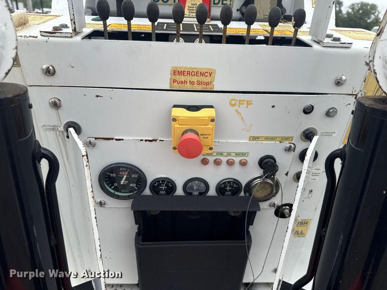 image for item NU9583 2014 SDP EZ Hauler 55M mini digger derrick