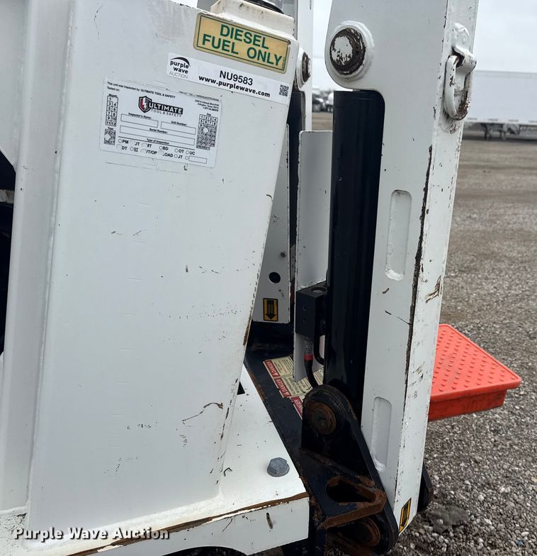 image for item NU9583 2014 SDP EZ Hauler 55M mini digger derrick