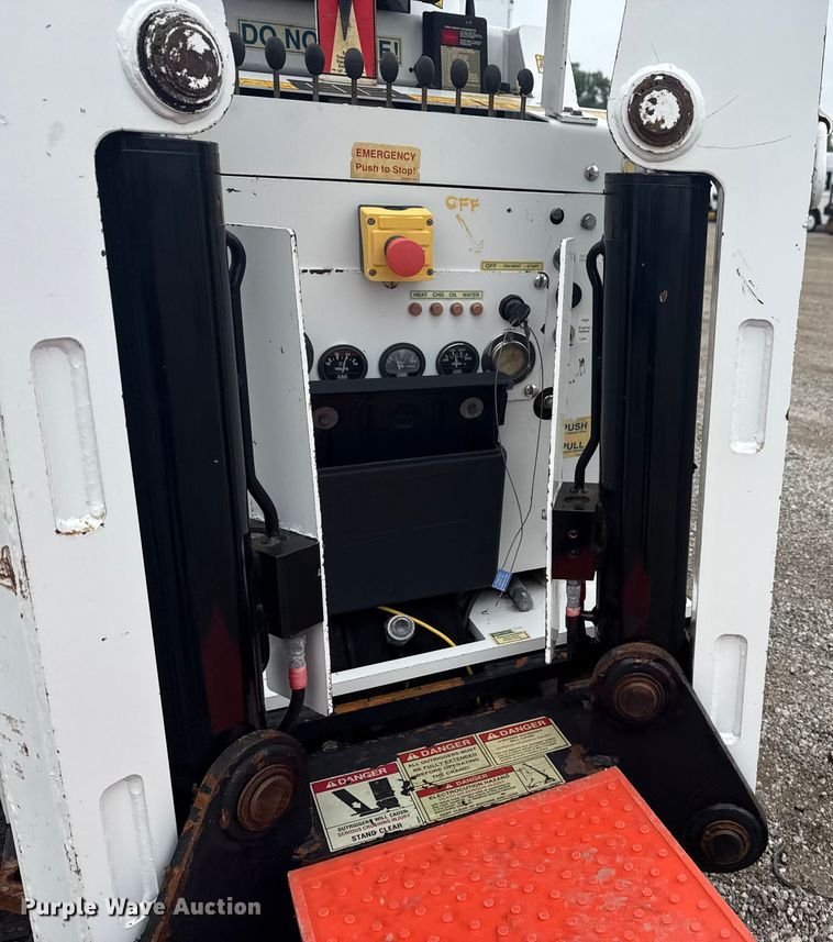 image for item NU9583 2014 SDP EZ Hauler 55M mini digger derrick