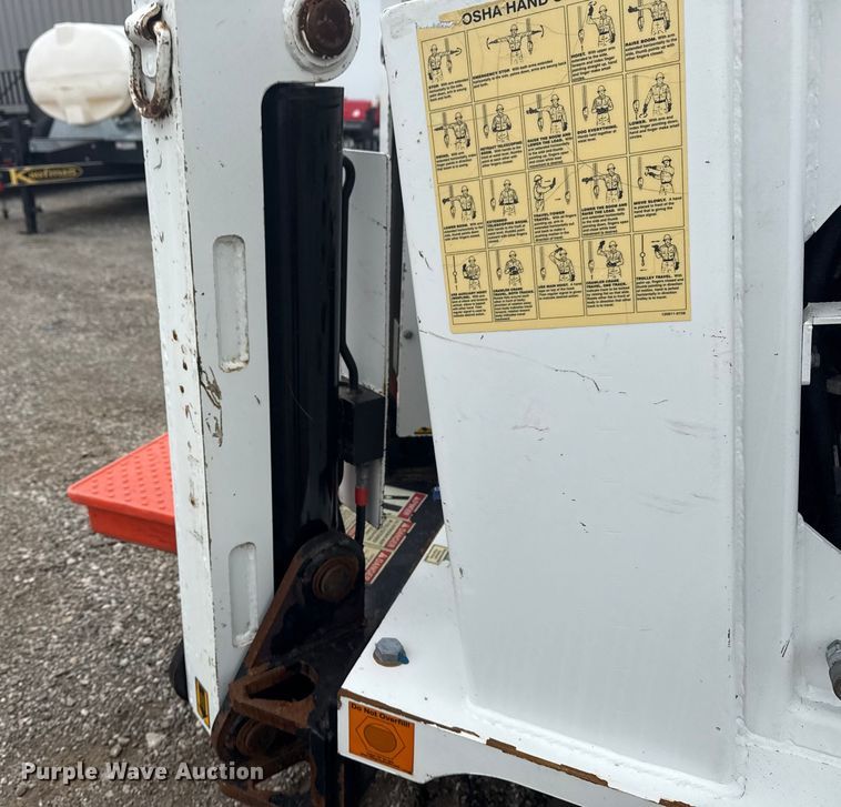 image for item NU9583 2014 SDP EZ Hauler 55M mini digger derrick