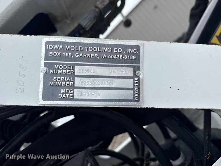 image for item NU9583 2014 SDP EZ Hauler 55M mini digger derrick