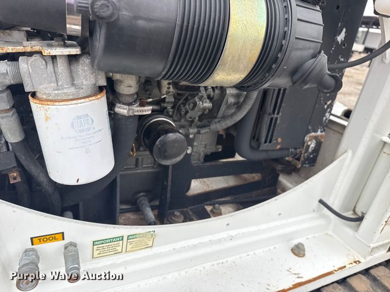 image for item NU9583 2014 SDP EZ Hauler 55M mini digger derrick