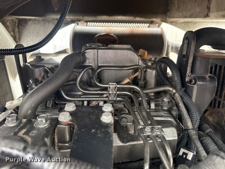 image for item NU9583 2014 SDP EZ Hauler 55M mini digger derrick