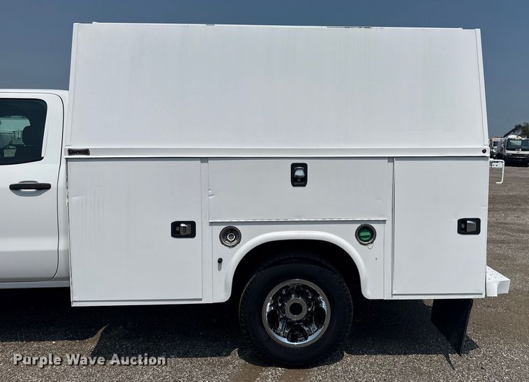 image for item NU9591 2016 Chevrolet Silverado 3500HD Crew Cab utility bed pickup truck