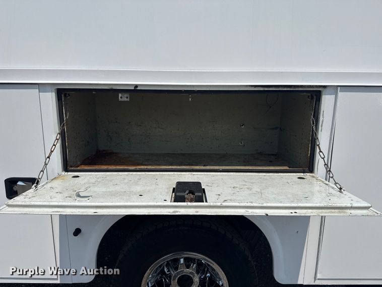 image for item NU9591 2016 Chevrolet Silverado 3500HD Crew Cab utility bed pickup truck