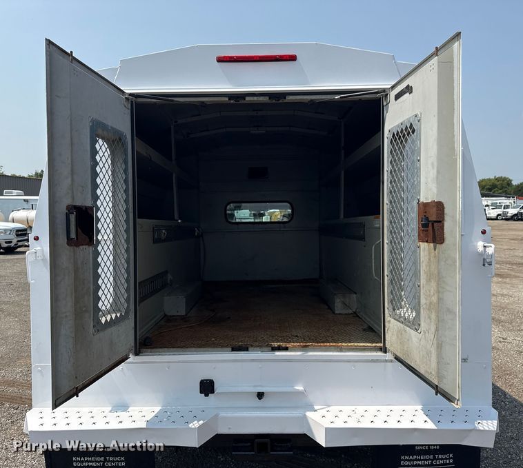 image for item NU9591 2016 Chevrolet Silverado 3500HD Crew Cab utility bed pickup truck