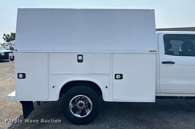 image for item NU9591 2016 Chevrolet Silverado 3500HD Crew Cab utility bed pickup truck