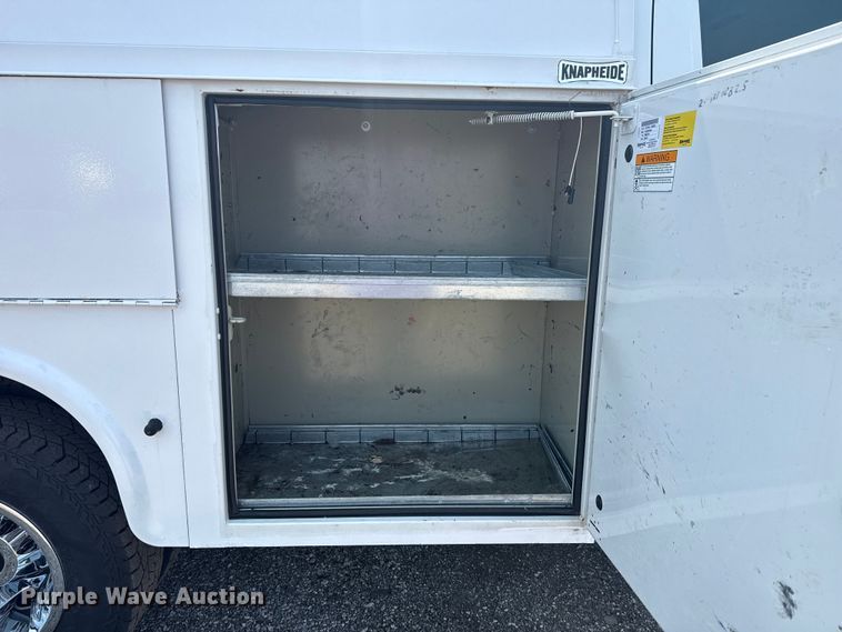 image for item NU9591 2016 Chevrolet Silverado 3500HD Crew Cab utility bed pickup truck